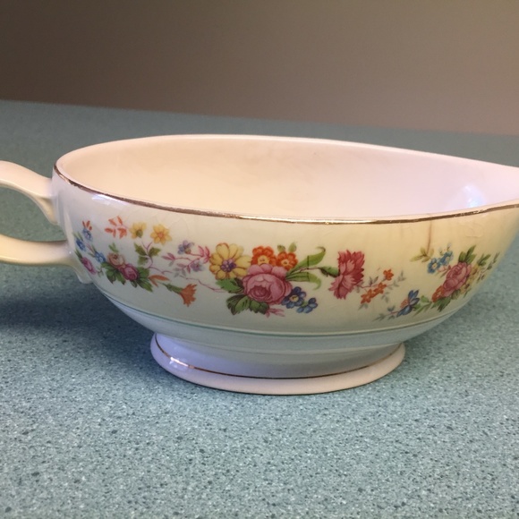 VINTAGE SET SALEM DEBUTANTE COVERED HANDLED DISH AND HANDLED GRAVY DISH - Picture 4 of 7